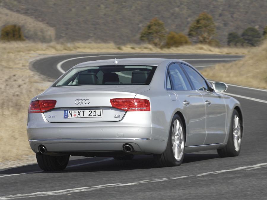  Audi A8 4.2 FSI Quattro (D4) 2010 года  (AU) (фото 2 из 17)